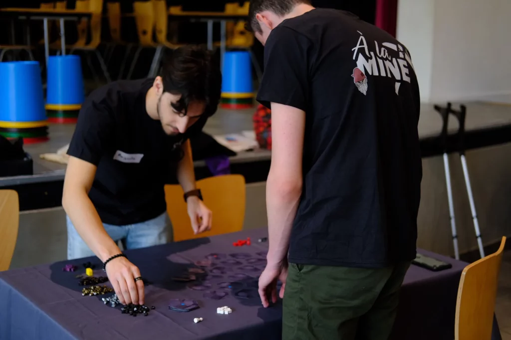 Photo de présentation du prototype À la Mine lors d'un festival