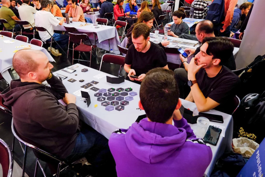 Photo de présentation du prototype À la Mine lors d'un festival