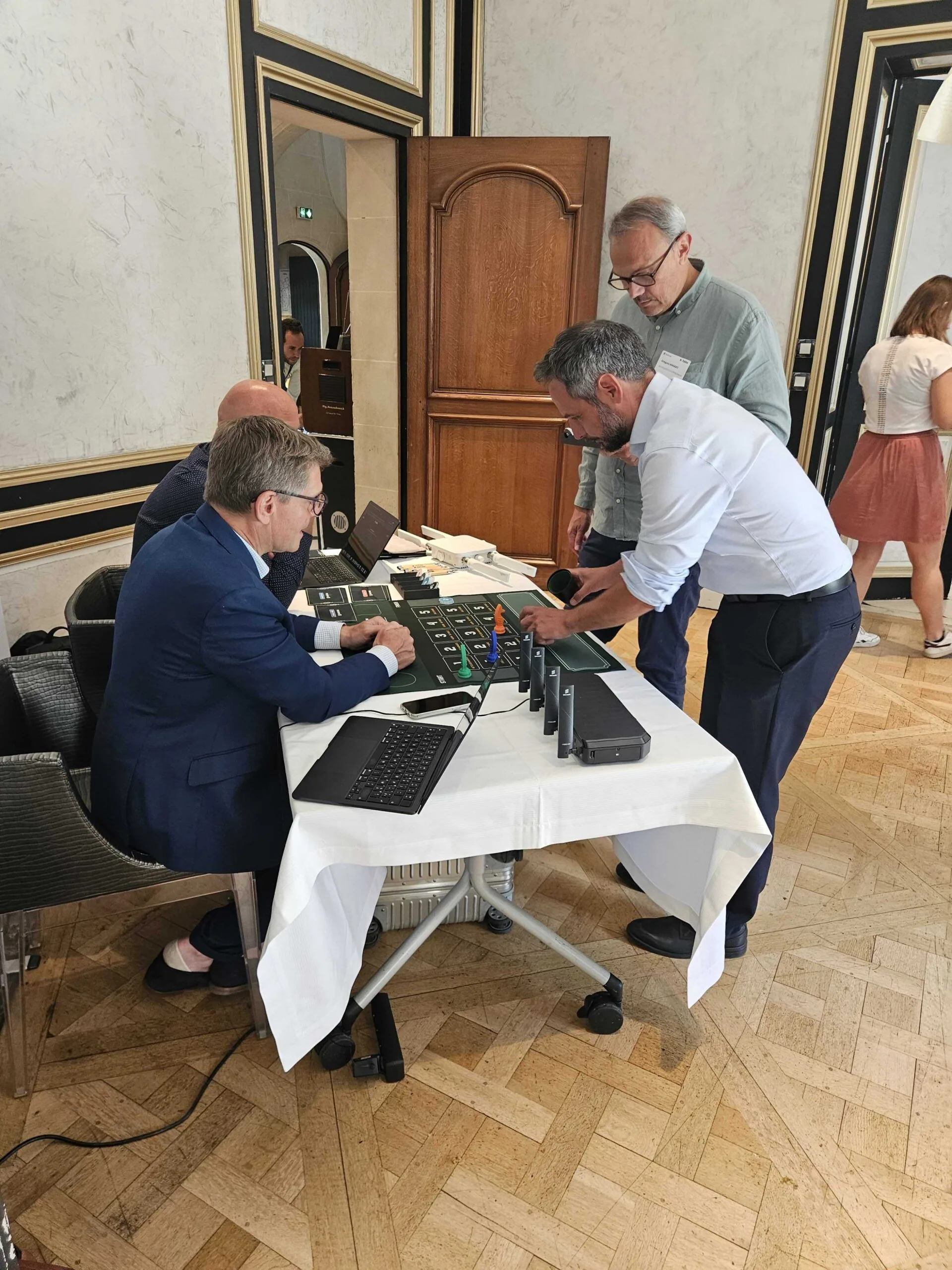 Photo d'une démonstration du matériel AIA lors d'un événement professionnel